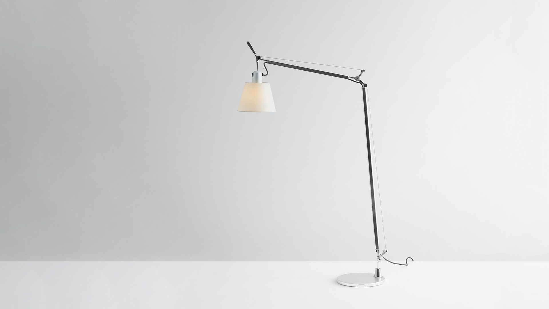 Lampara De Pie Original Artemide Tolomeo Lettura Basculante Pantalla Pergamino 18cm.